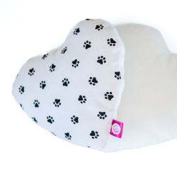 Poduszka - serduszko: psie łapki (bawełna) i biały plusz - 19 x 19 cm